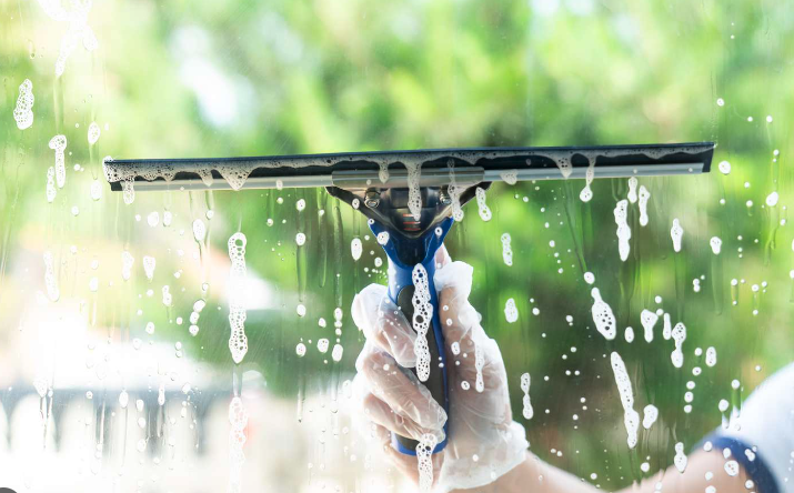 Expert window cleaning service in Orange County by Solar Sparkle